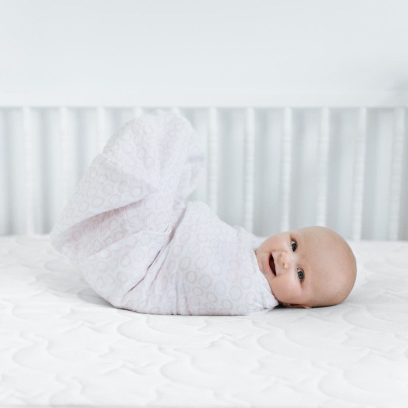 4665 13 dreamweave crib mattress 1 1cropped 300dpi final 061421 1