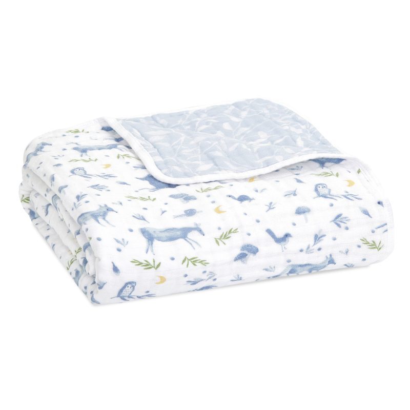 ADBO10001 1 baby organic muslin dream blanket outdoors