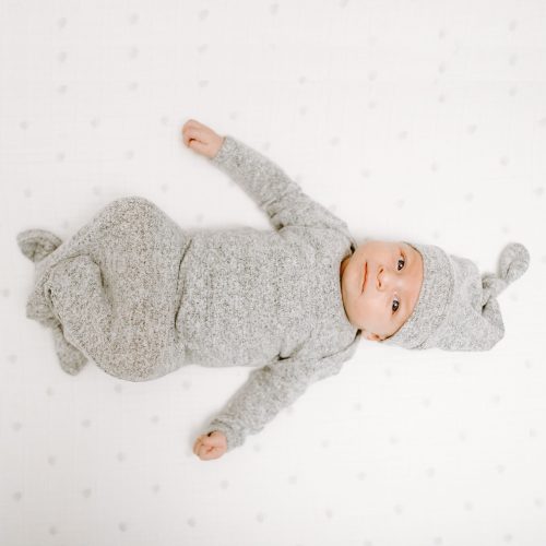 AGHN20002 5 heather grey snuggle knit newborn knotted gown hat