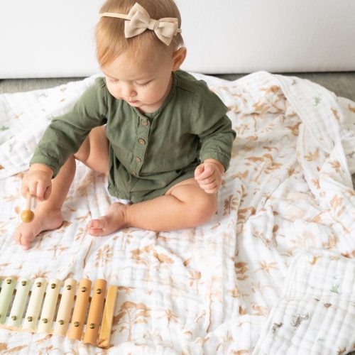 adb010007 1 baby organic muslin dream blanket safari dreams