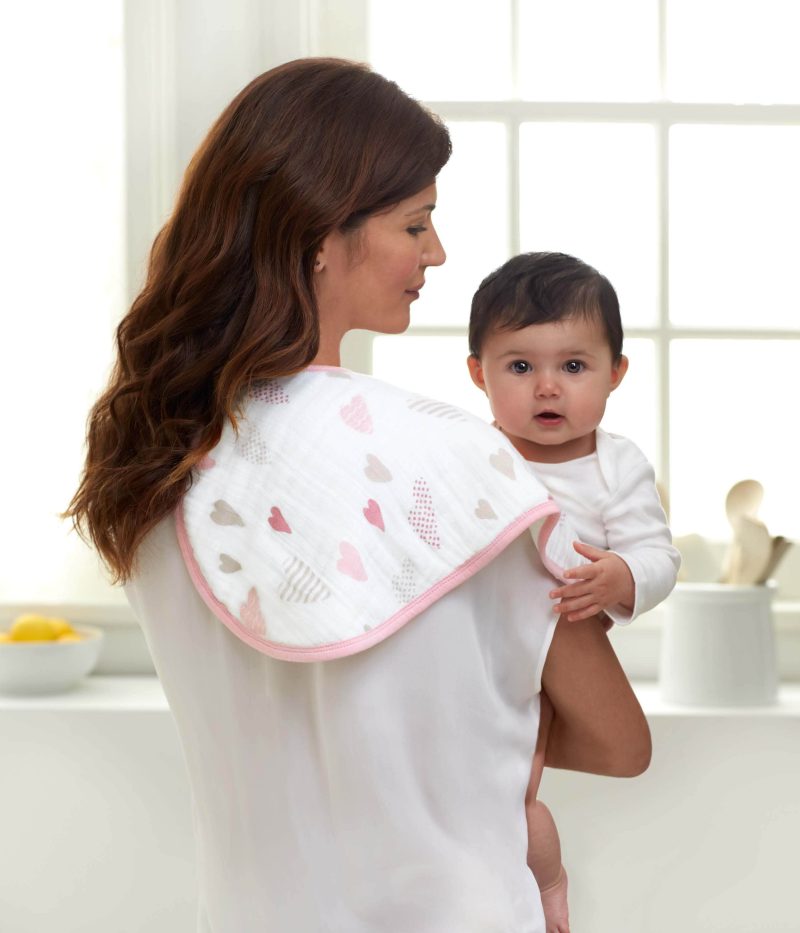 aden anais baby classic burpy bib 2pk pink hearts heartbreaker 7034 2