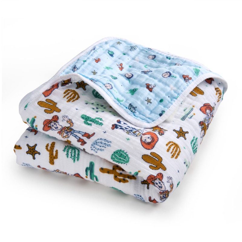 embc10027di adenandanais dreamblanket toystory 1